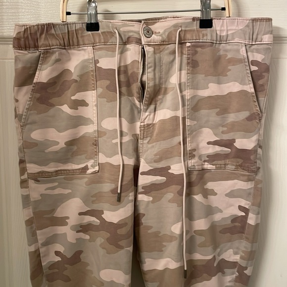 Camo Jogger Pants - Picture 2 of 6